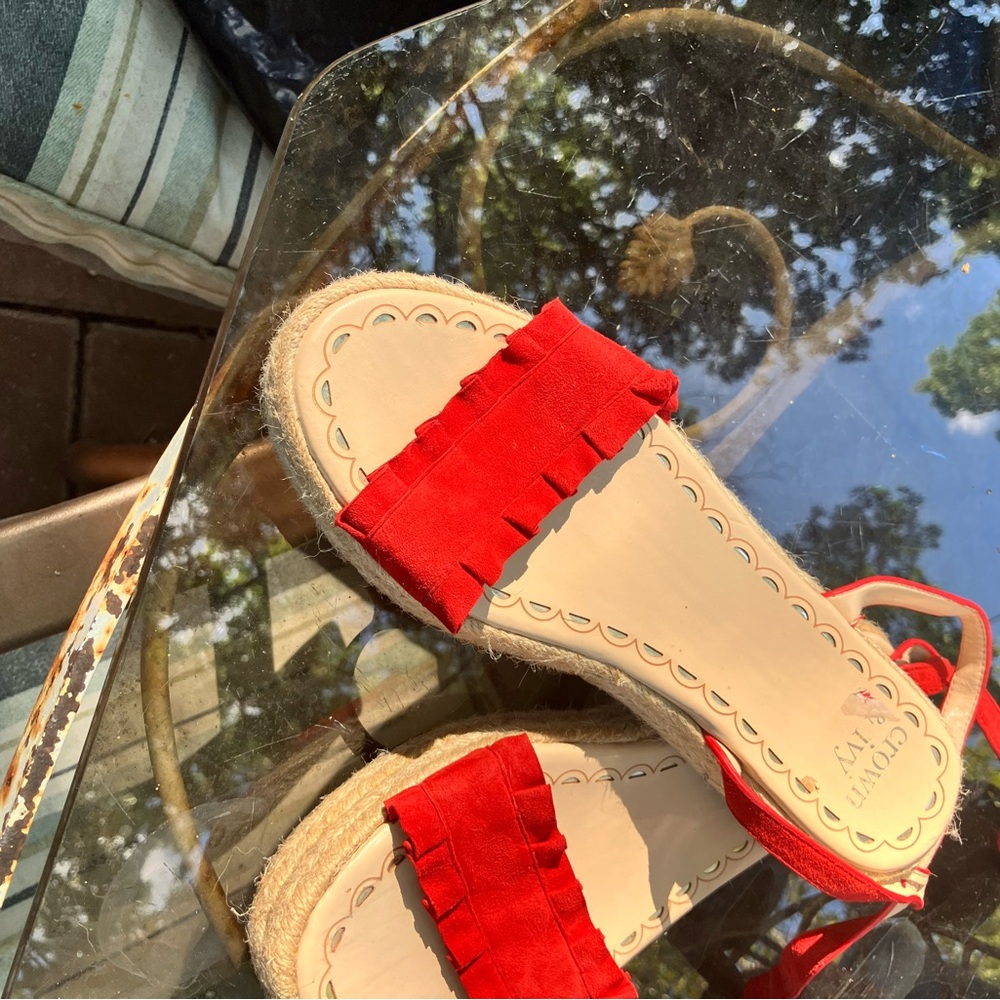 beautiful sandals size 6 and half crown ivy brand